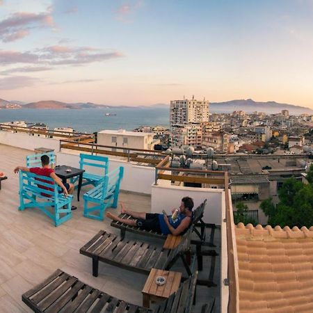 Wallaby Hostel Sarande Bagian luar foto