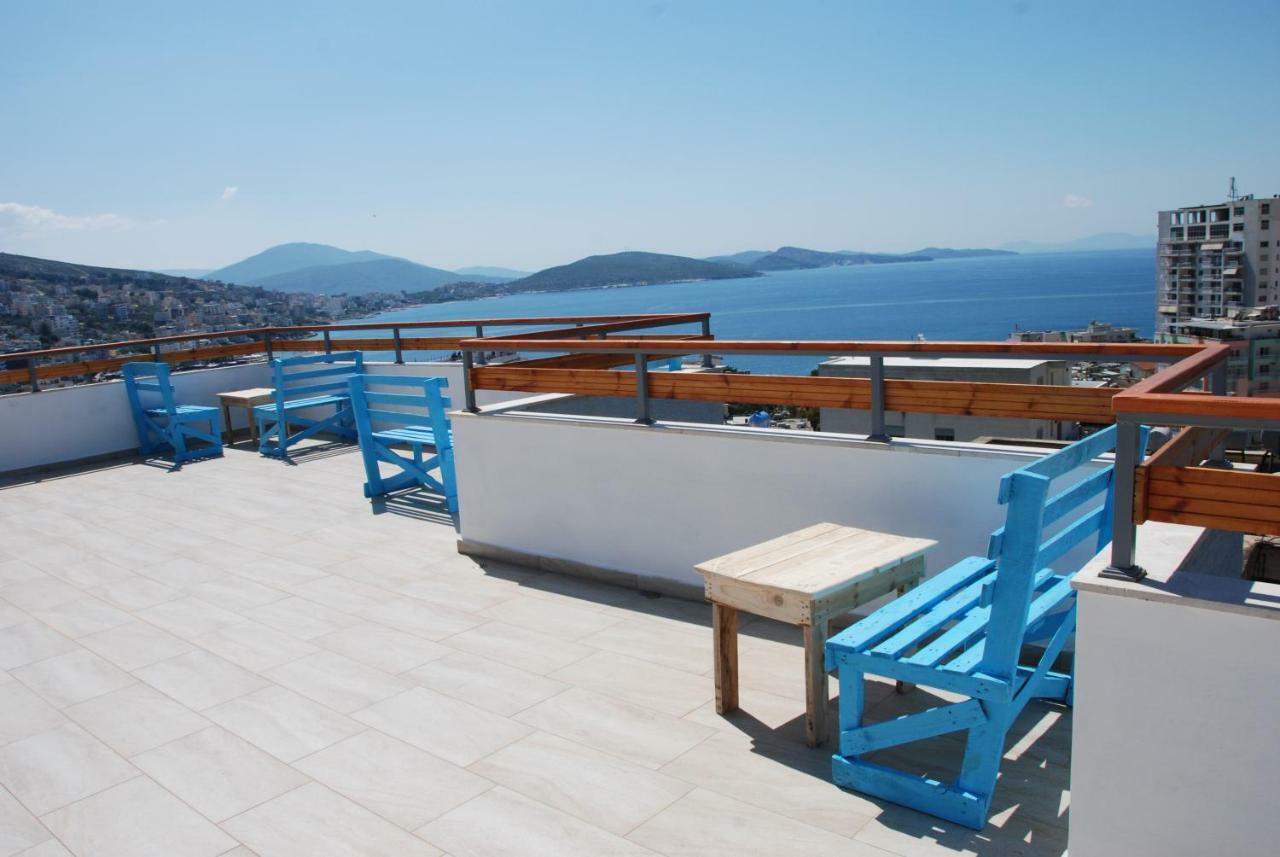 Wallaby Hostel Sarande Bagian luar foto