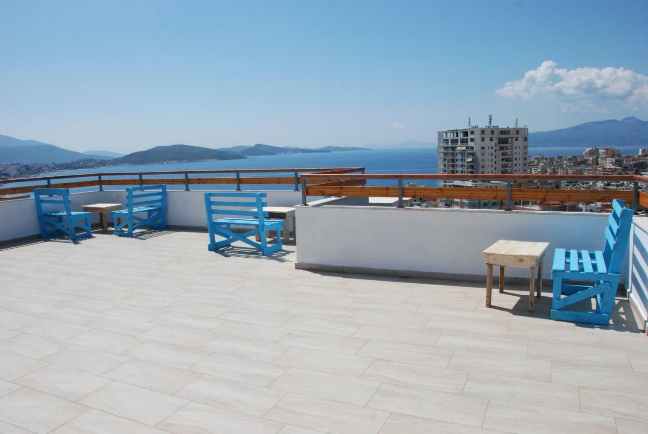 Wallaby Hostel Sarande Bagian luar foto